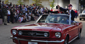 15-Dallas-Veterans-Day-Parade-Chapter-Commander-in-Parade-Nov-11-2016_g2i24